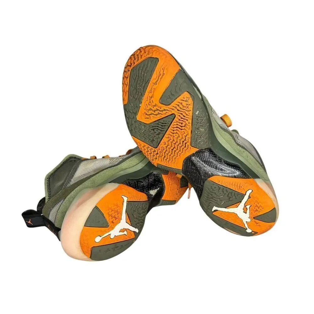 Nike Undefeated Air Jordan Men’s 8 Shoes 37 SP‎ Flight Jacket Camo Sneakers